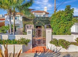221 Hartford Ave, Huntington Beach, CA 92648
