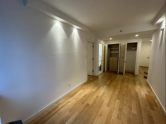 Rented by Compass | media 14