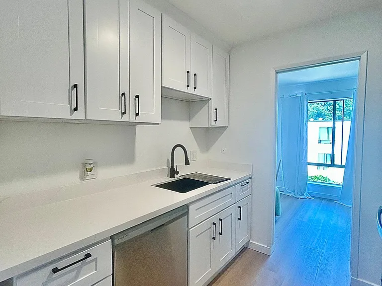 490 N Civic Dr #311 — Photo 2