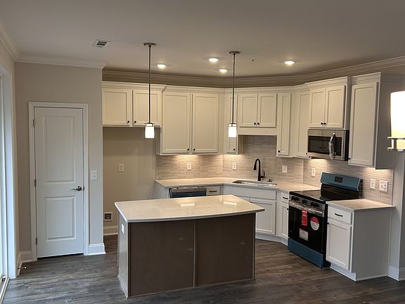 3rd image of 2101 Branford Pl #204