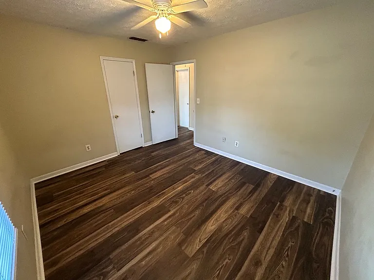 116 Burlinton Dr — Photo 12