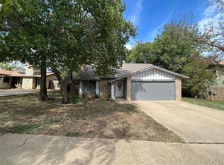 3615 Ravenhill Ln, Arlington, TX 76016