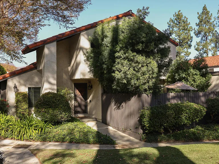 27510 Rondell St — Photo 1