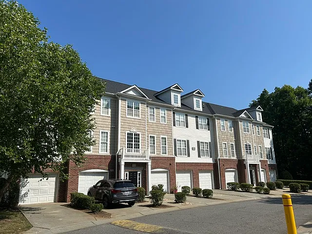 Park Pond Dr