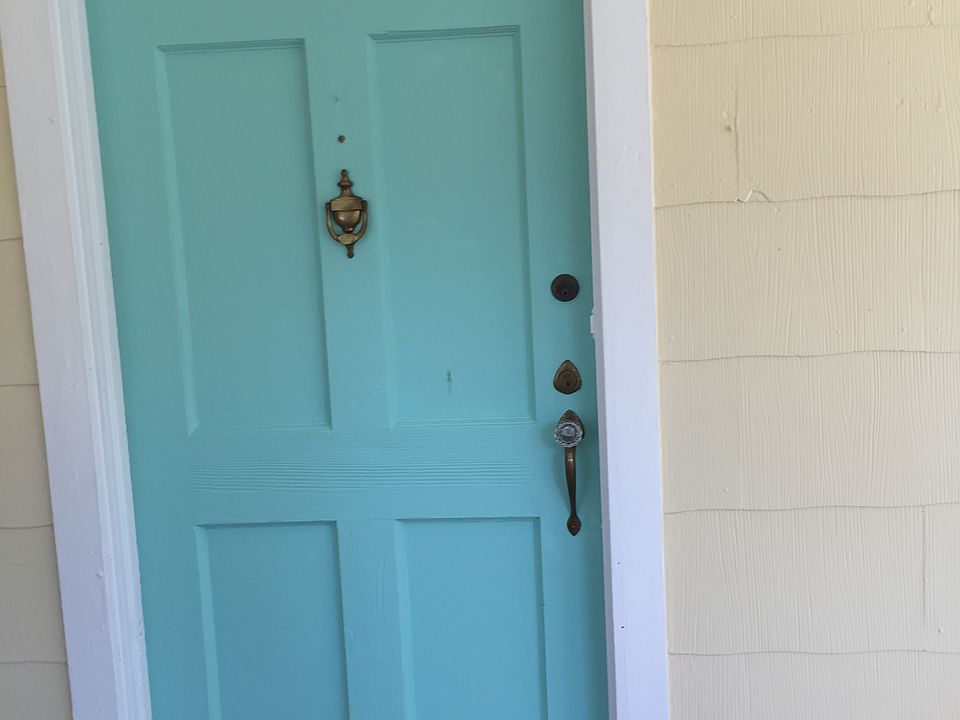 1st image of 20 Circle Dr