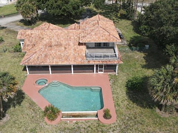 3rd image of 12624 LAKE DENISE BOULEVARD