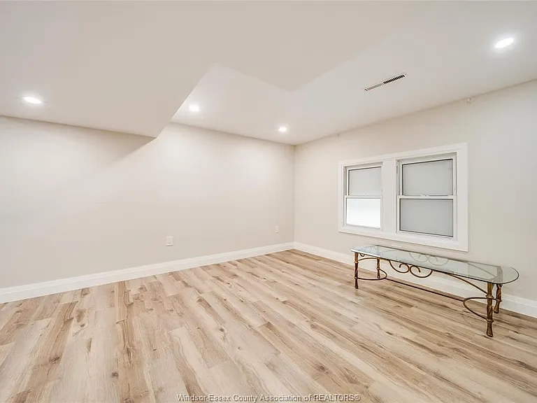 7105 Isabelle Ct — Photo 19