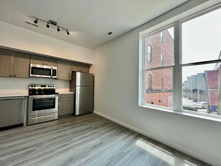 725 W Pratt St. — Photo 29