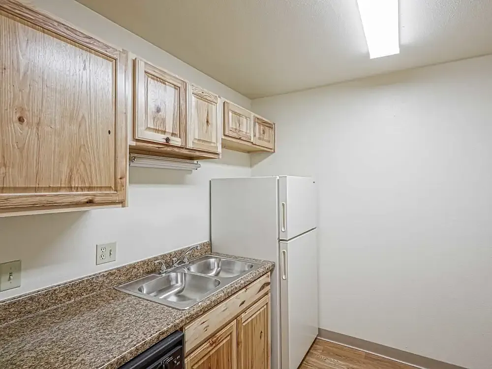Pine Creek Apartments — Photo 4