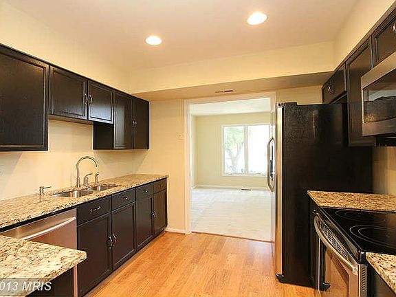 4th image of 1058 Trevino Ln