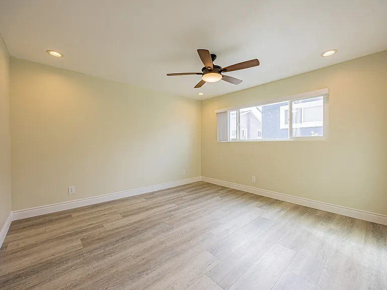 2411 Prospect Ave #107 — Photo 14