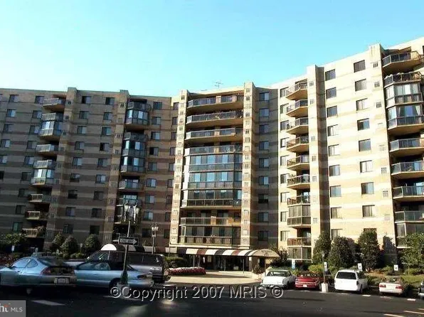 8360 Greensboro Dr APT 1006, Mc Lean, VA 22102