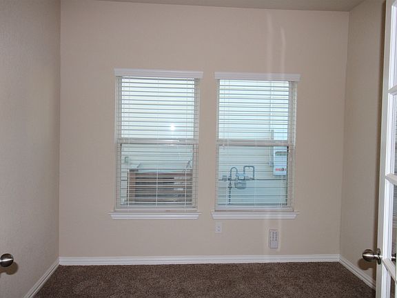 4th image of 9118 Hogarten Park