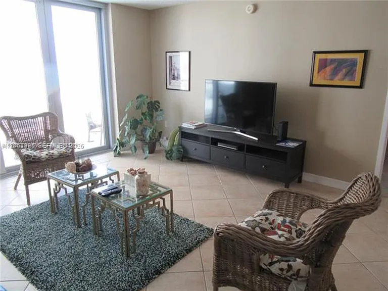 5701 Collins Avenue Cu #919 — Photo 6