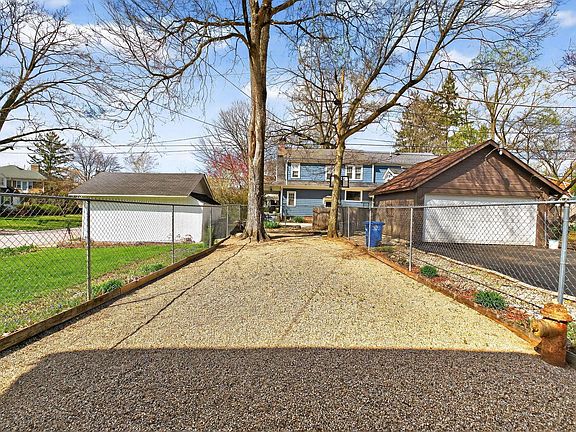 4th image of 288 W Orchard Ln