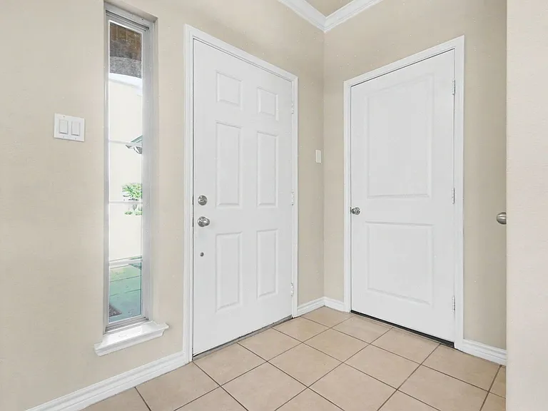 1412 Villa Paloma Blvd — Photo 4