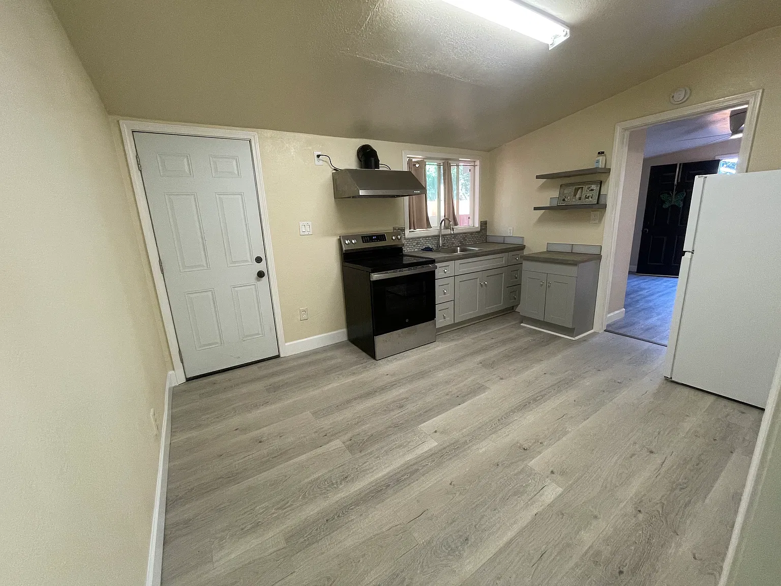 2 bed, 1000 sqft, $2,350 — Photo 4