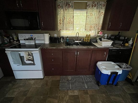 5th image of 4715 3rd St