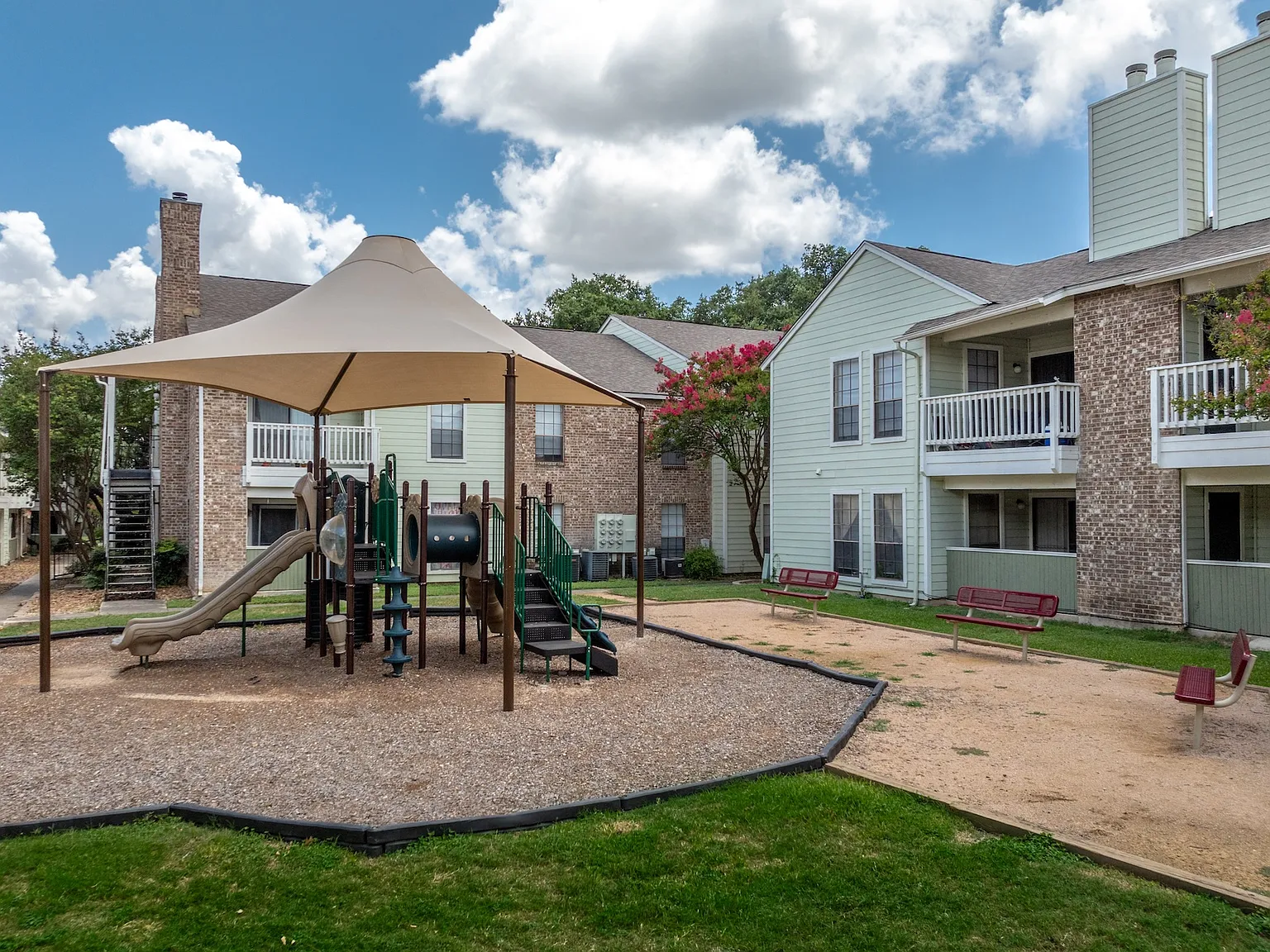 Austin Pointe Apartments — Photo 3