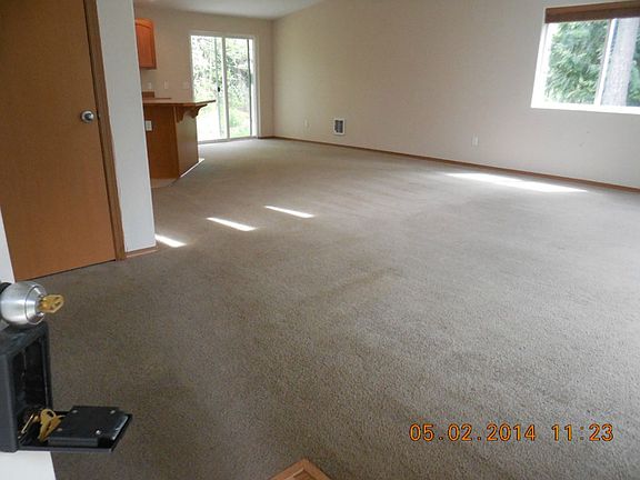 4th image of 9309 101st Ave NE