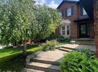 9 Chadburn Cres, Aurora, ON L4G4T4