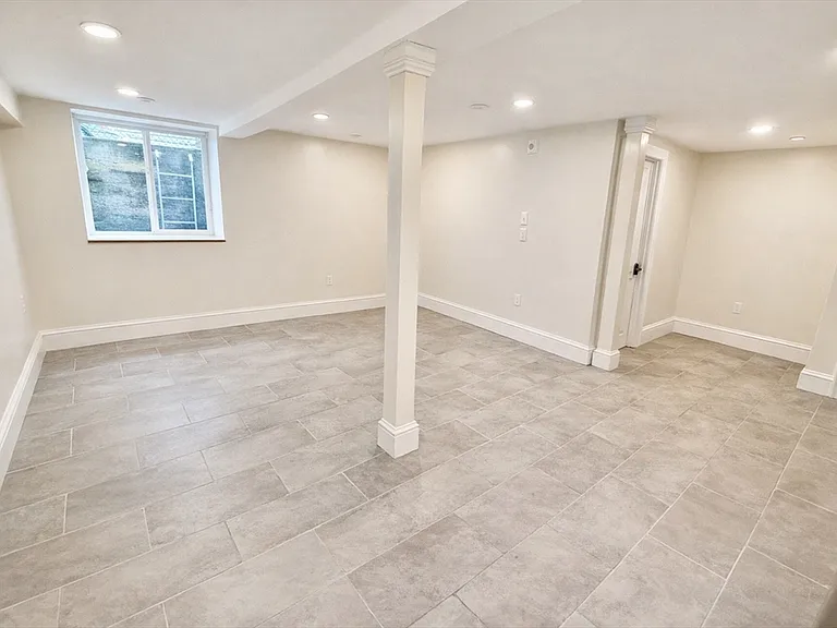 35 Foster St #A — Photo 7