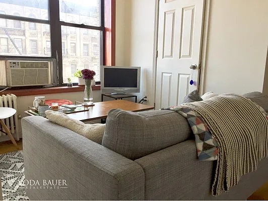 Rented by Voda Bauer Real Estate | media 7