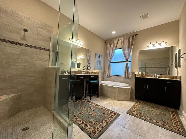 10153 Belcrest Blvd — Photo 11