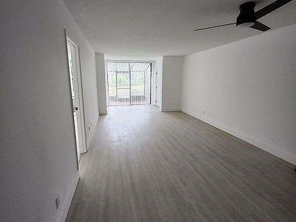 4th image of 2024 Blue Hawk Ct