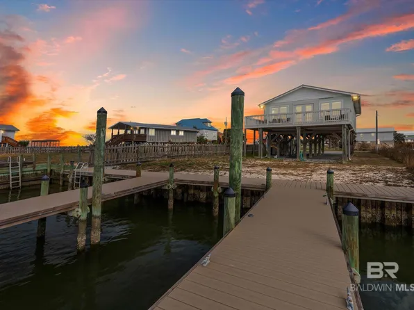 2423 Choctaw Rd, Gulf Shores, AL 36542