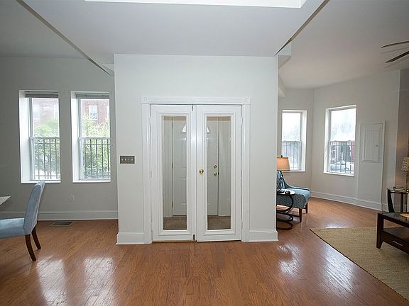 3rd image of 817 T St NW