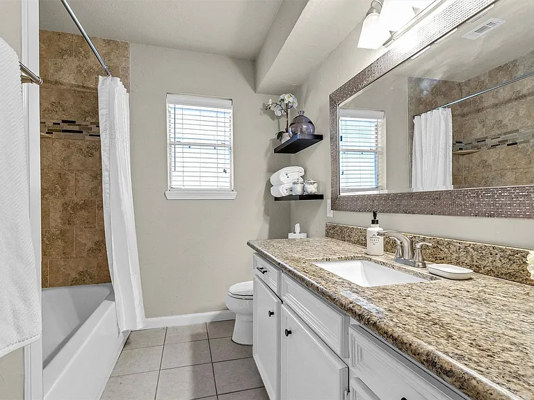 7911 Heathrow Ln — Photo 16