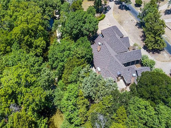 5th image of 918 Red Oak Creek Dr