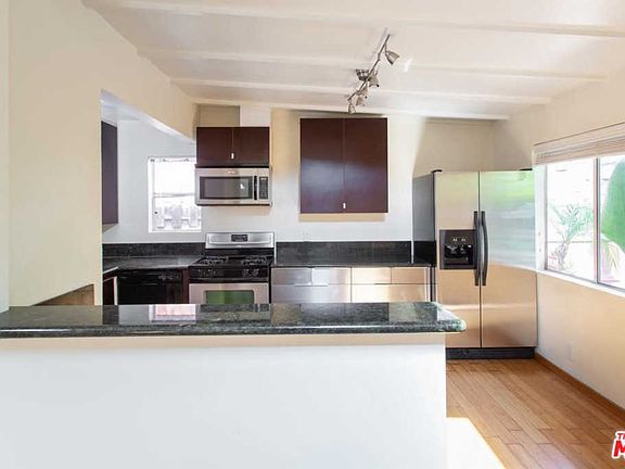 5th image of 3625 Maplewood Ave
