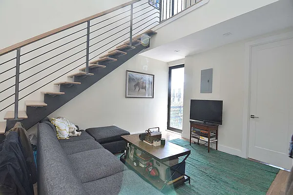 Rented by Hagstrom Management Inc | media 24