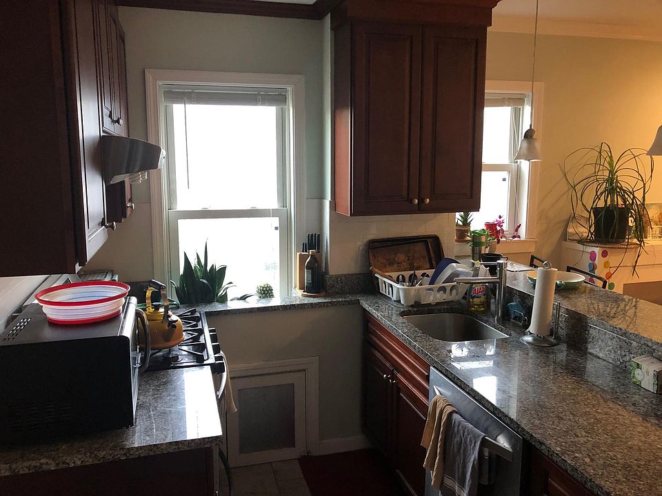 2nd image of 69 Kinnaird St