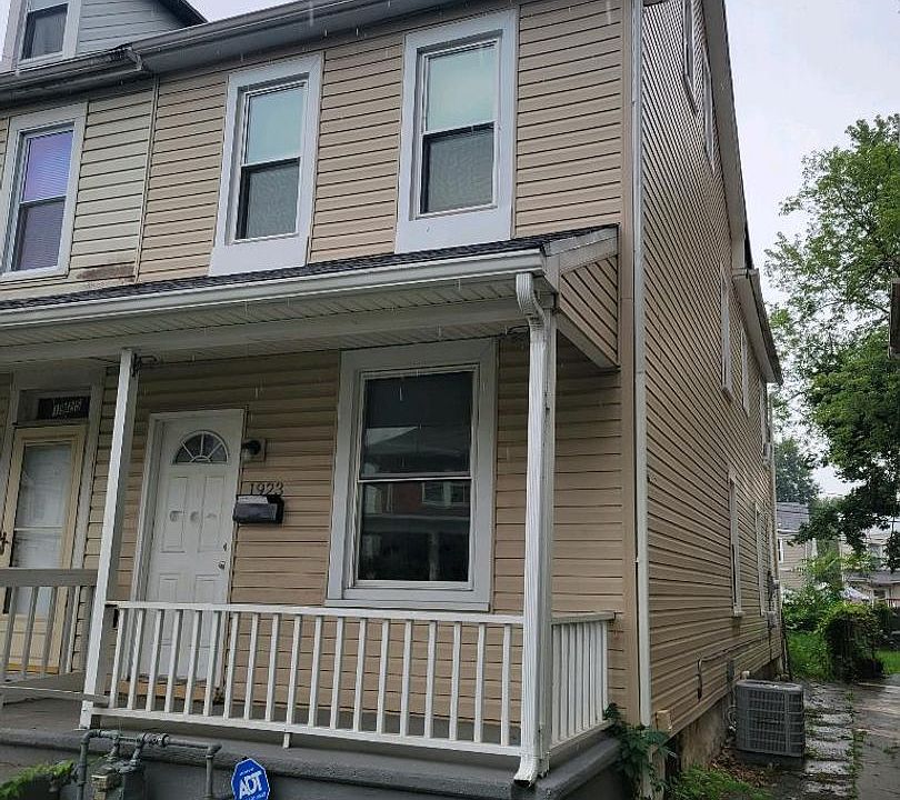 2nd image of 1923 Boas St