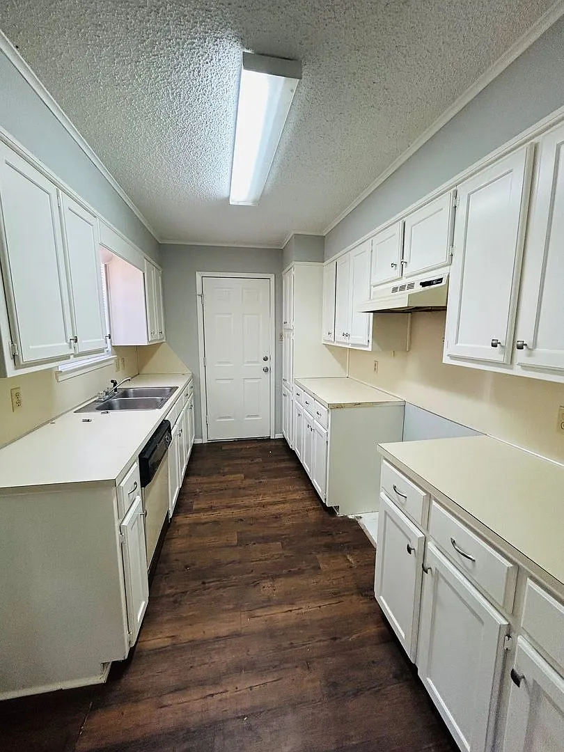 324 Mill Creek Circle — Photo 3