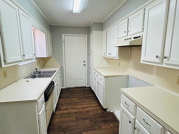 3rd image of 324 Mill Creek Cir