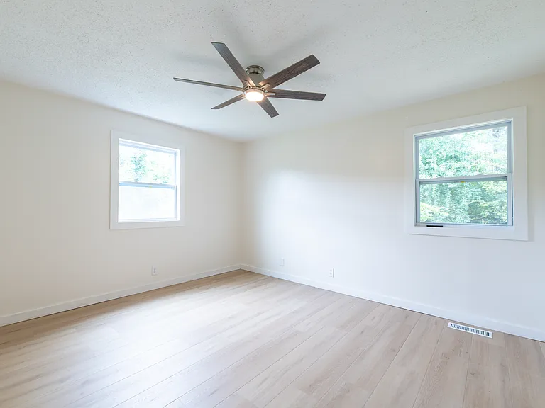 307 McMaster Pl — Photo 18