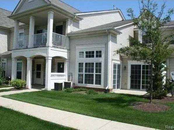 8102 Addington Dr #Townhouse, Walled Lake, MI 48390