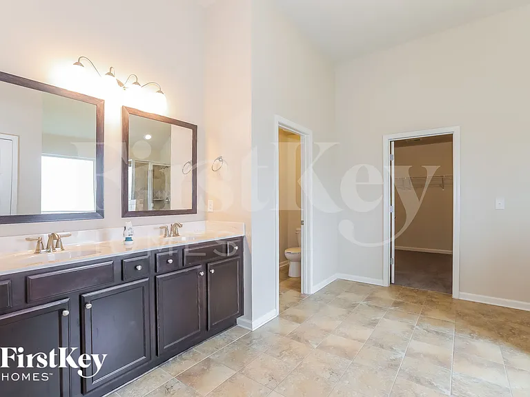 1328 Wild Rose Dr SE — Photo 8