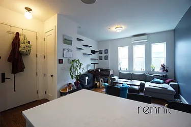 Rented by Rennit Inc.