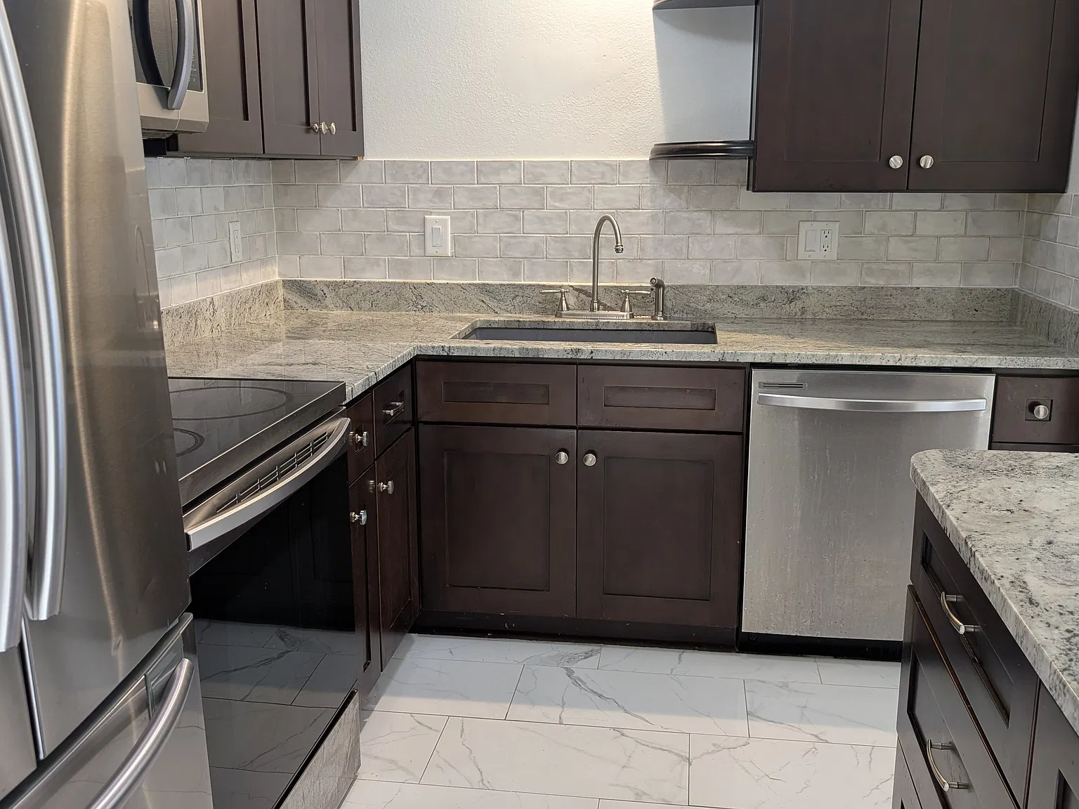 3 bed, 1318 sqft, $2,100 — Photo 4