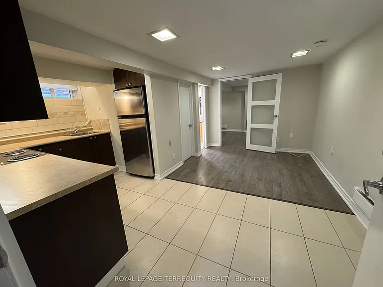 475 Woodbine Ave #2 — Photo 7