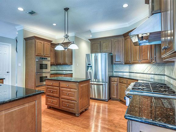 3rd image of 14511 Logan Falls Ln