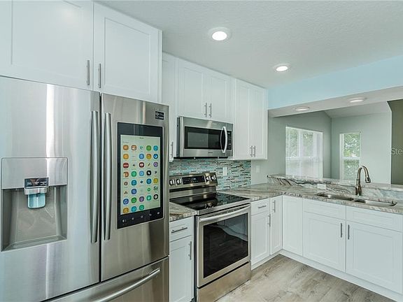 4th image of 9485 Hamlin Blvd Unit 6