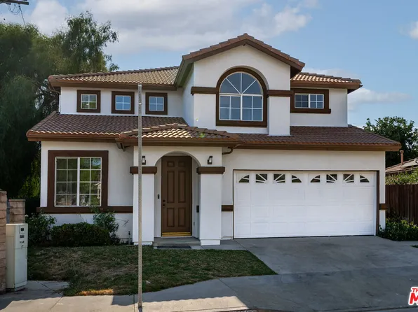 8201 Quakertown Ave, Winnetka, CA 91306