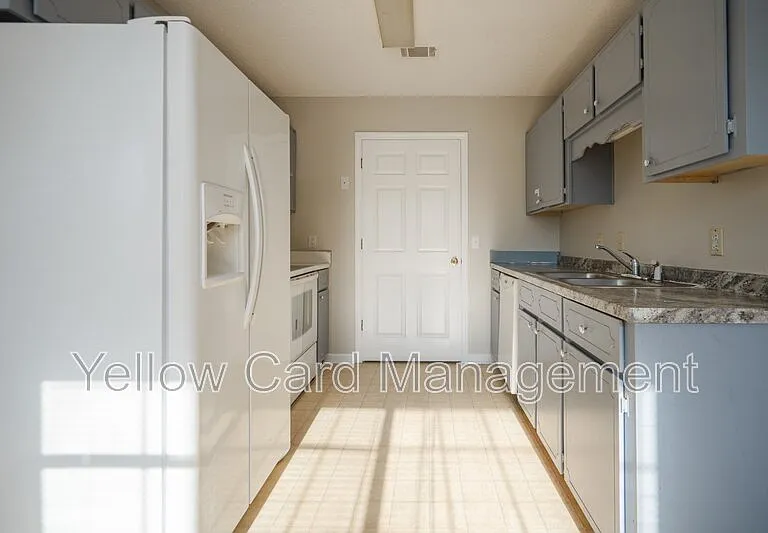 82 Crosby Dr — Photo 6