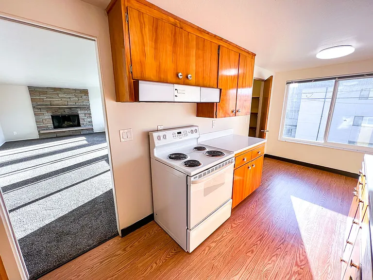 IRO Apartments — Photo 32